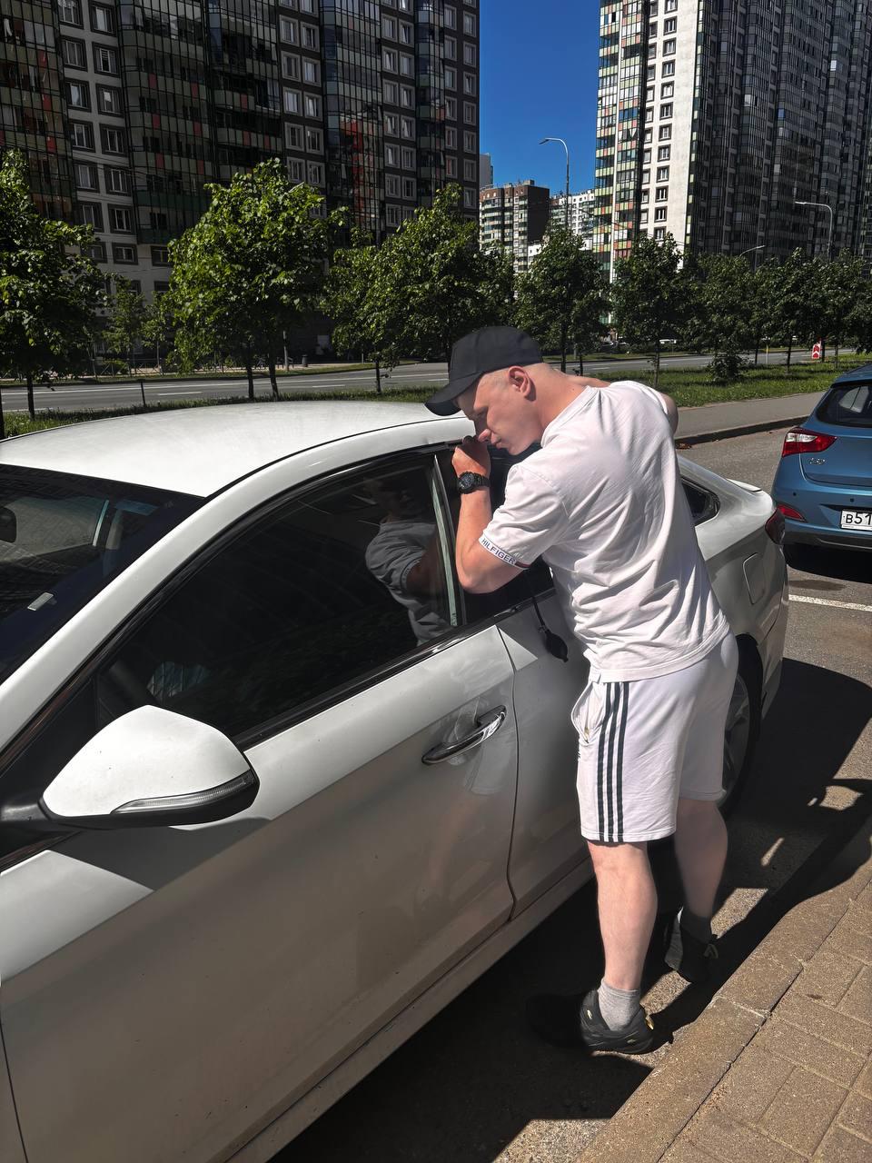Вскрытие автомобиля без повреждений в Большой Ижоре